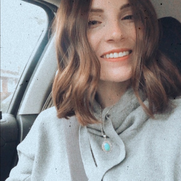 Meet your Posher, Bridget - Picture 3 of 4